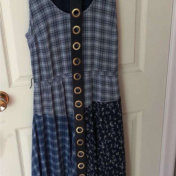 Handkerchief style dress - Picture 1 of 2